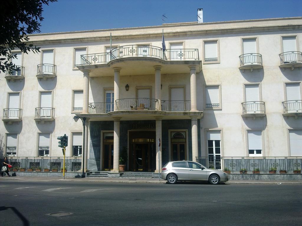 Mariano IV Palace Hotel Oristano Exteriör bild