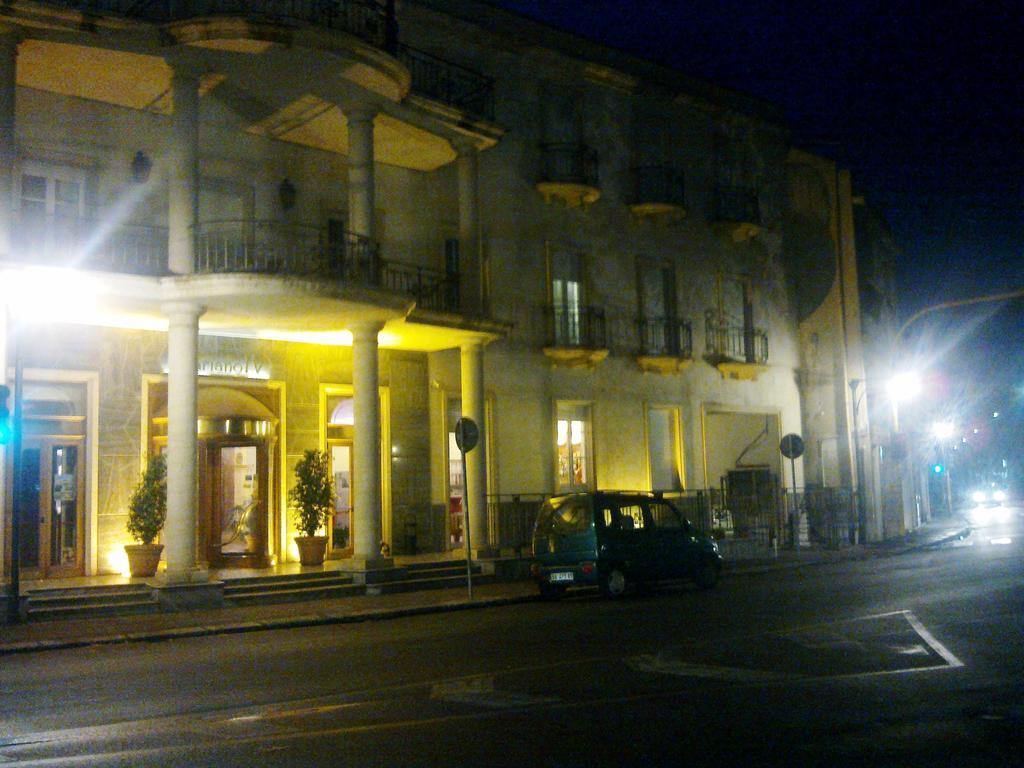 Mariano IV Palace Hotel Oristano Exteriör bild